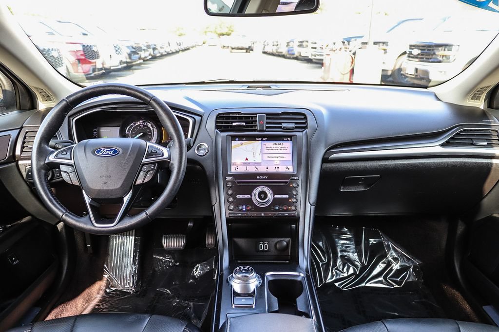 Used 2019 Ford Fusion Energi Titanium FWD image 16
