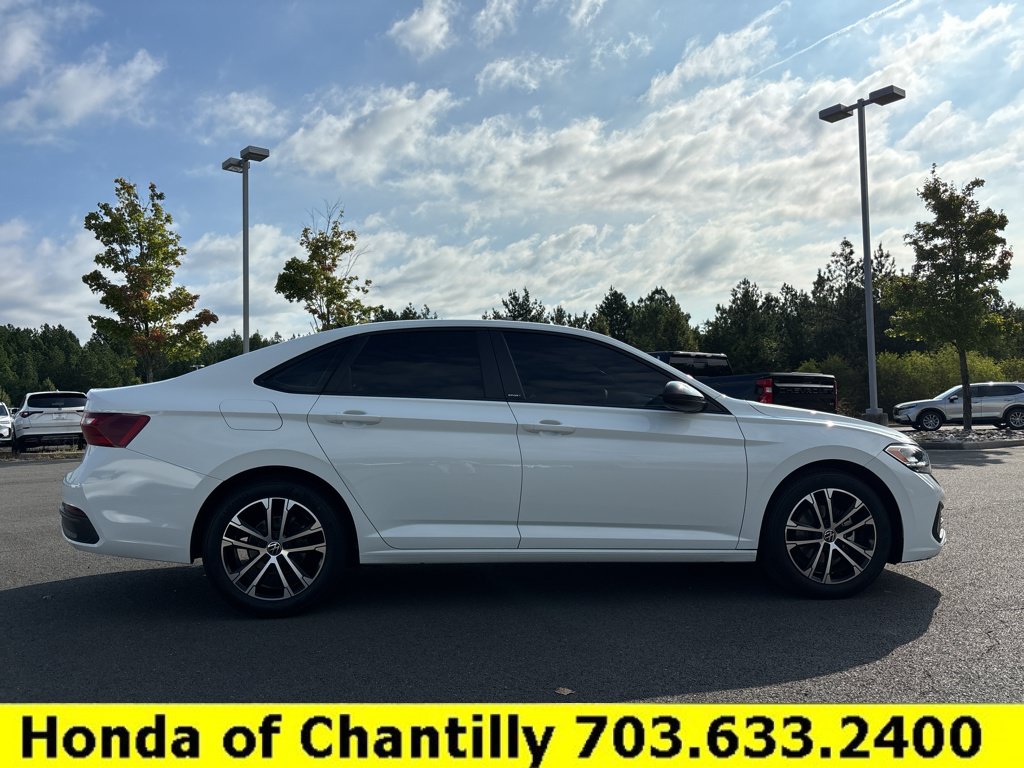 Used 2023 Volkswagen Jetta Sport FWD image 8