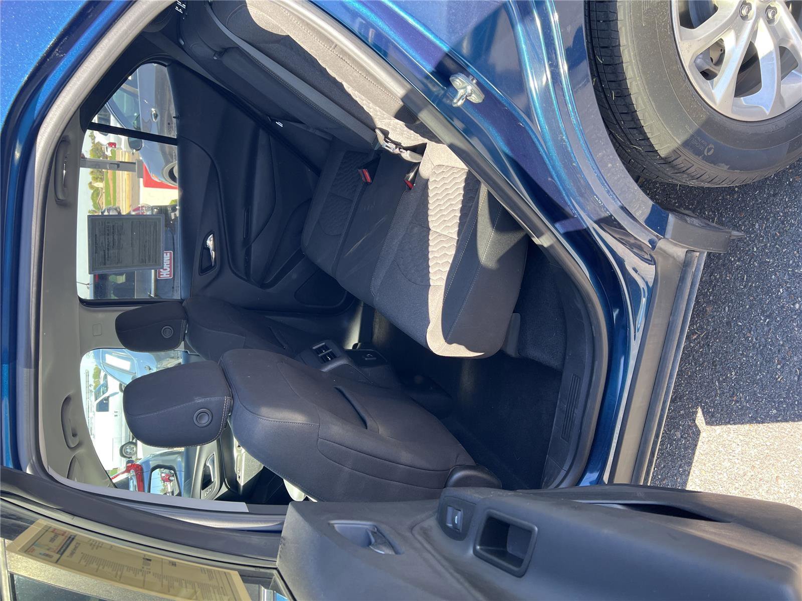 Used 2021 Chevrolet Equinox LT FWD image 15
