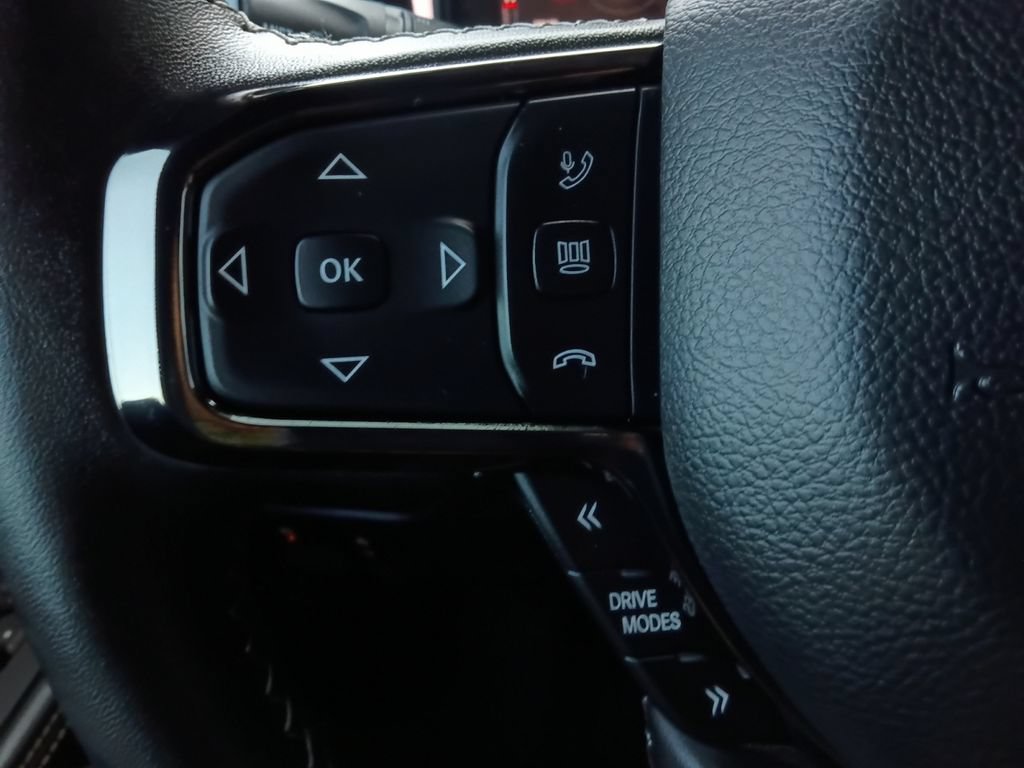 Used 2025 RAM 1500 Limited AWD/4WD image 11