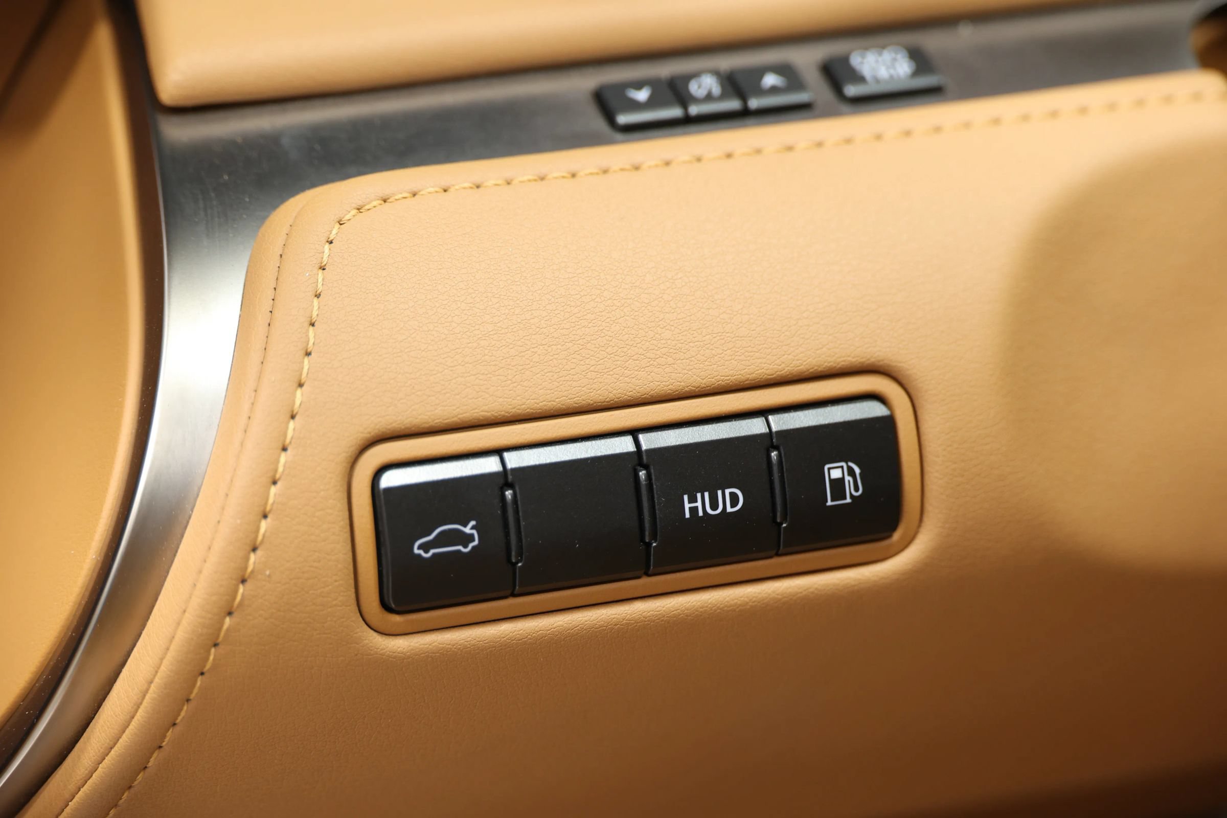 Used 2025 Lexus LC 500 Coupe w/ Touring Package RWD image 23