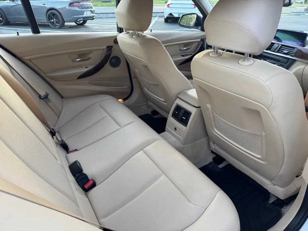 Used 2014 BMW 328i xDrive Sedan AWD/4WD image 7