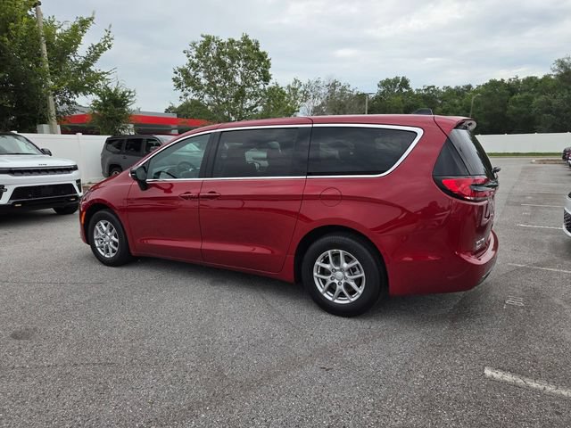 New 2027 Chrysler Pacifica Select FWD image 8