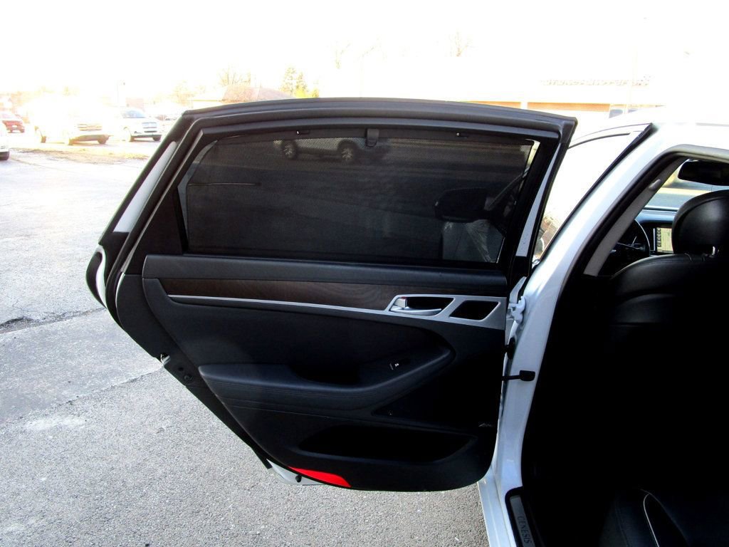 Used 2016 Hyundai Genesis 3.8 w/ Option Group 04 image 33