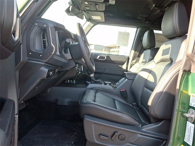 New 2025 Ford Bronco Badlands image 9