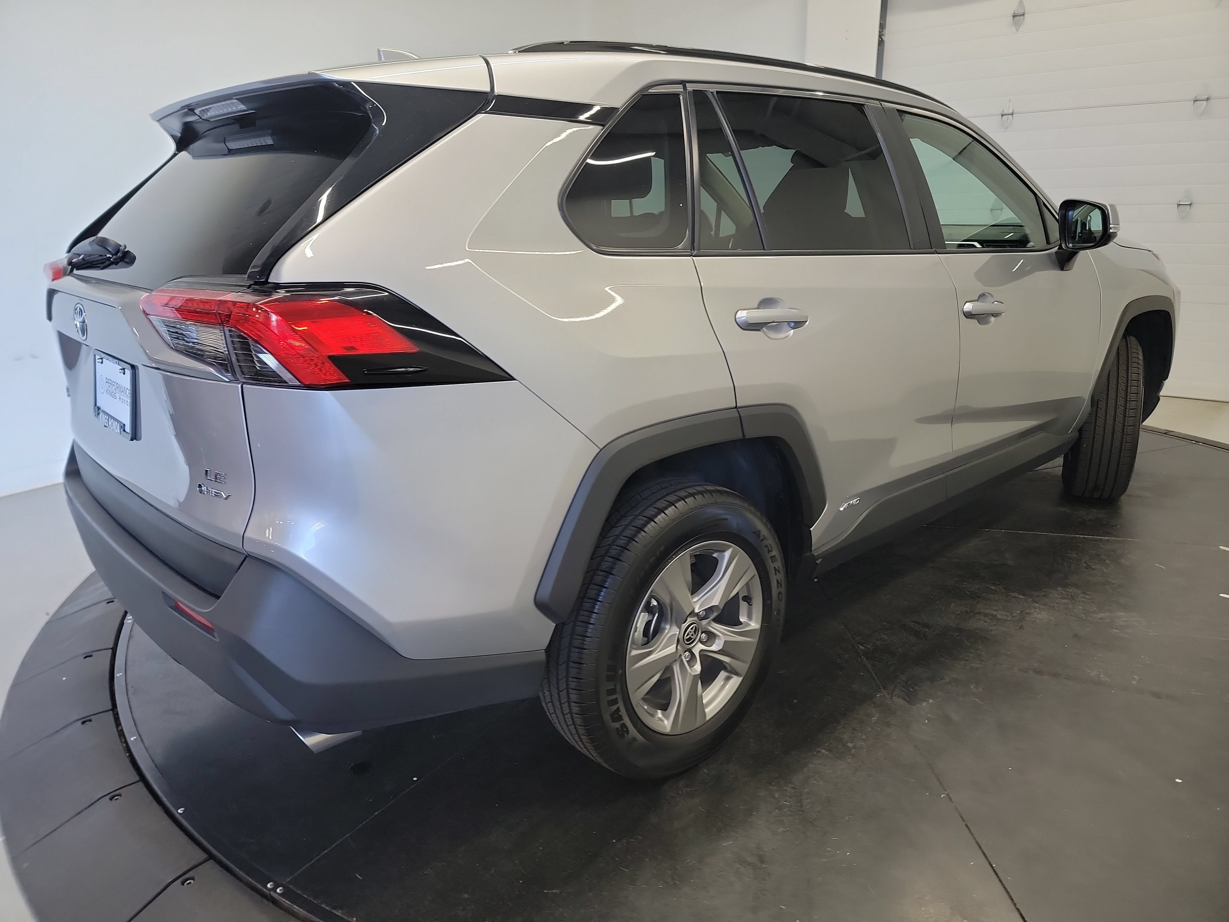 Used 2025 Toyota RAV4 LE AWD/4WD image 9