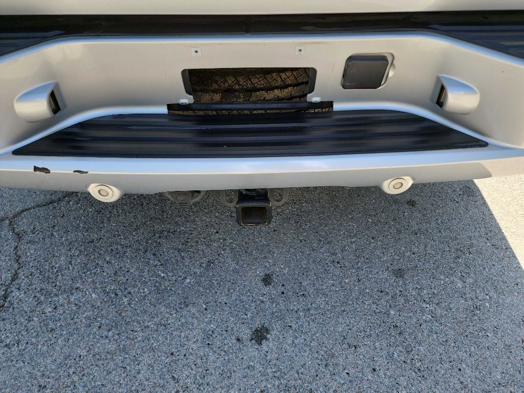 Used 2013 Chevrolet Avalanche LTZ image 6