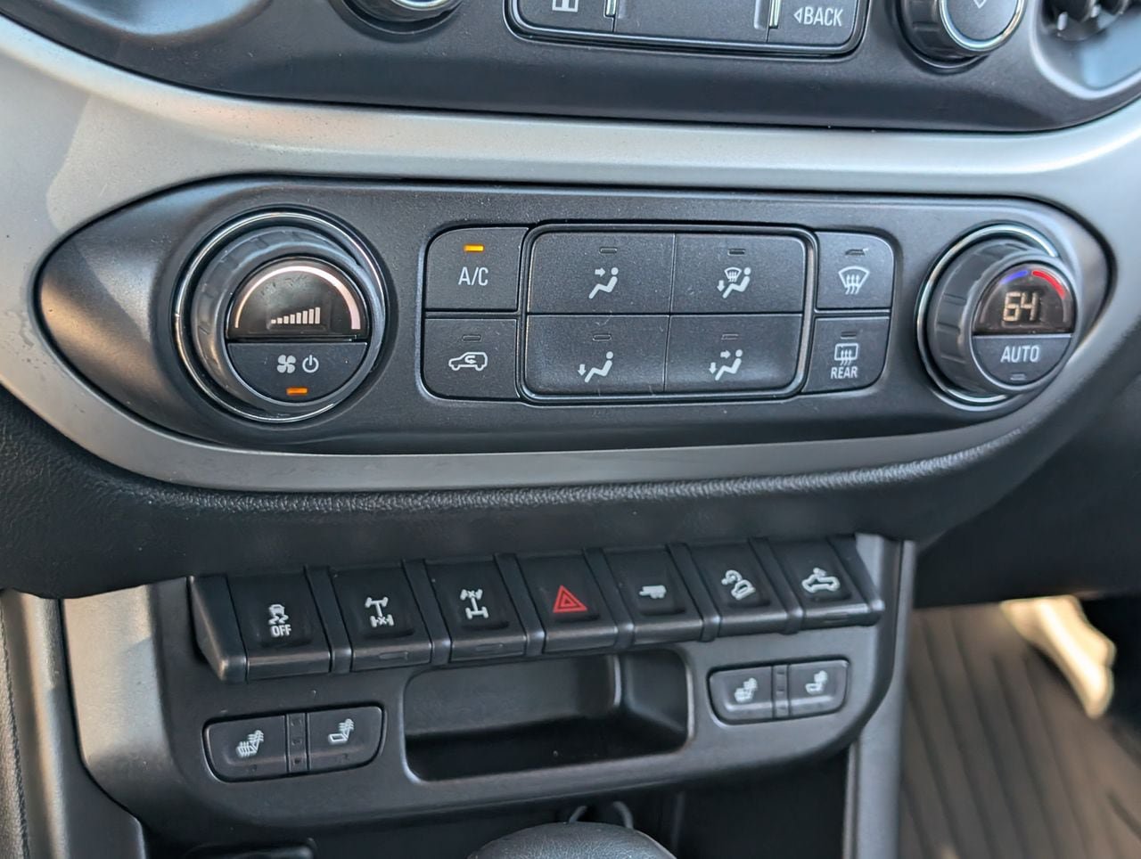 Used 2022 Chevrolet Colorado ZR2 AWD/4WD image 17