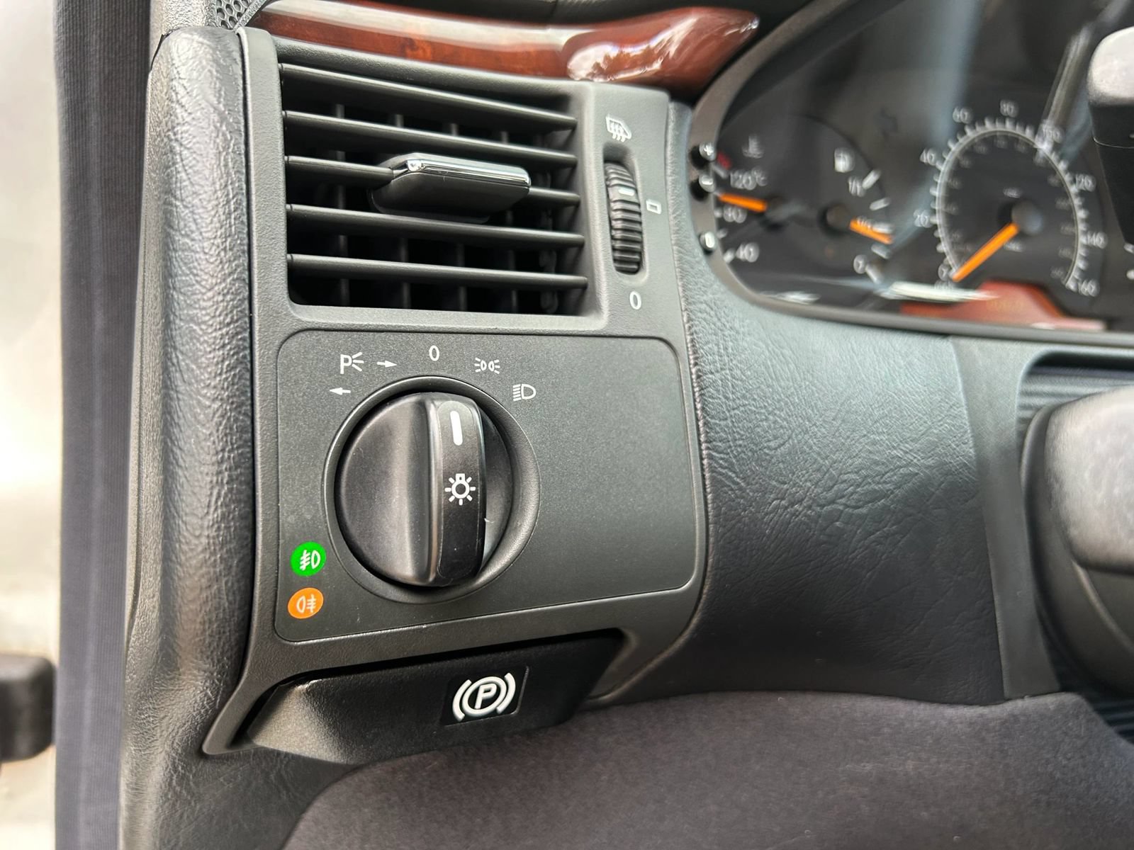Used 1999 Mercedes-Benz E 430 Sedan image 11