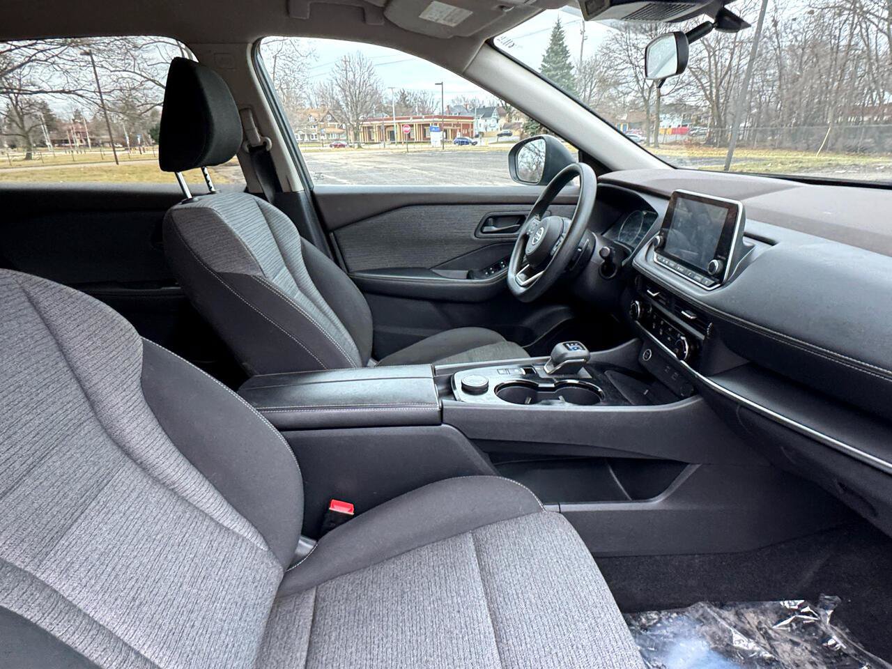 Used 2021 Nissan Rogue S AWD/4WD image 28
