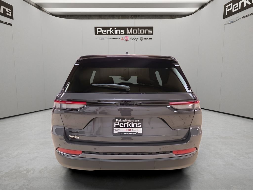 New 2026 Jeep Grand Cherokee Laredo image 4