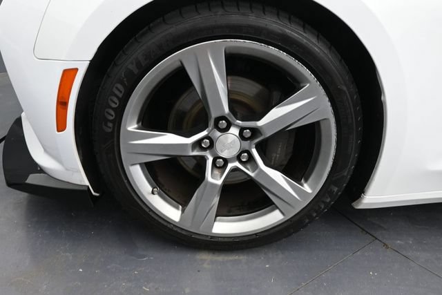 Used 2017 Chevrolet Camaro SS RWD image 22