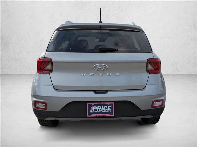 Used 2024 Hyundai Venue SEL image 7