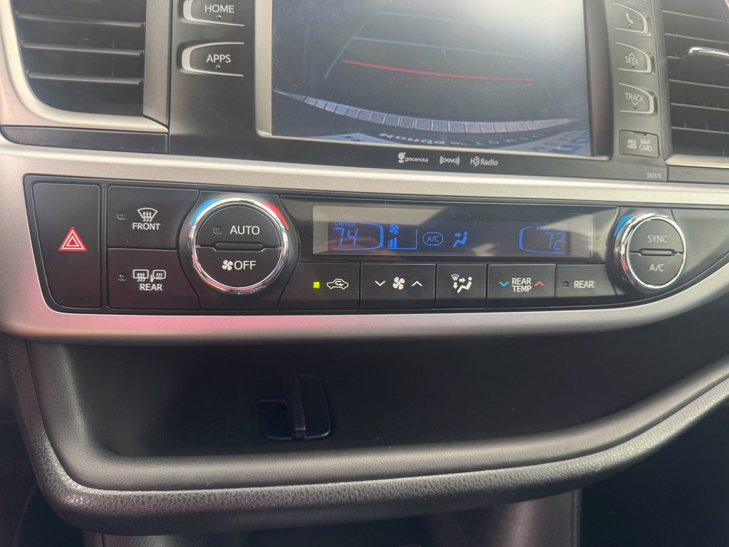 Used 2017 Toyota Highlander SE FWD image 21