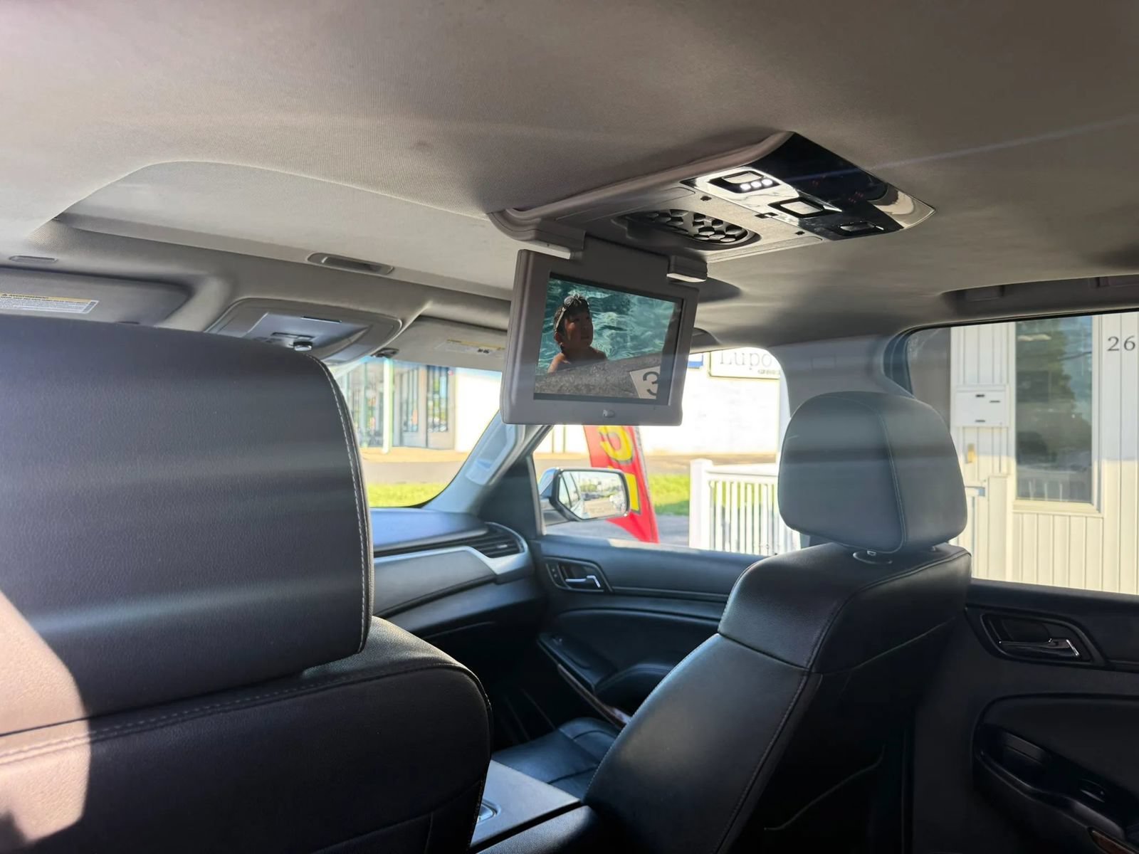Used 2017 Chevrolet Suburban Premier AWD/4WD image 38
