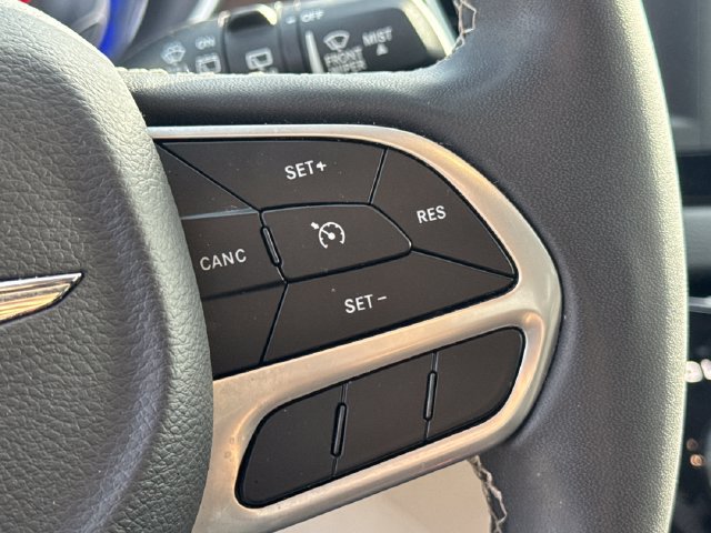 Used 2023 Chrysler Voyager LX FWD image 35
