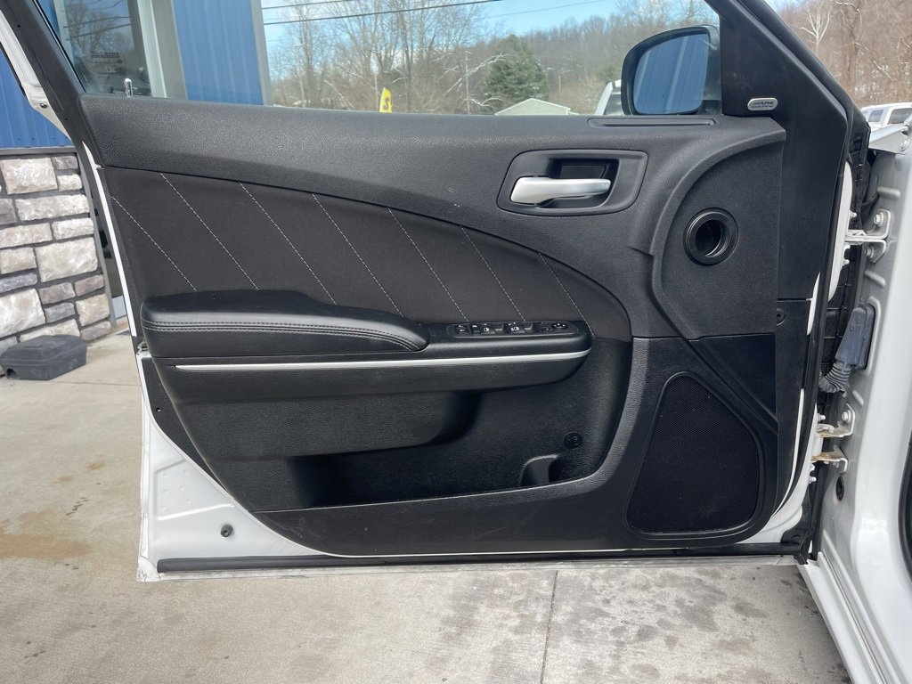 Used 2023 Dodge Charger SXT image 12