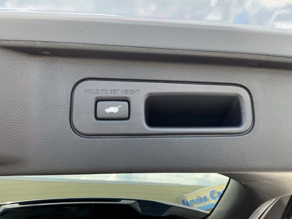 Certified 2025 Honda Pilot Black Edition image 24