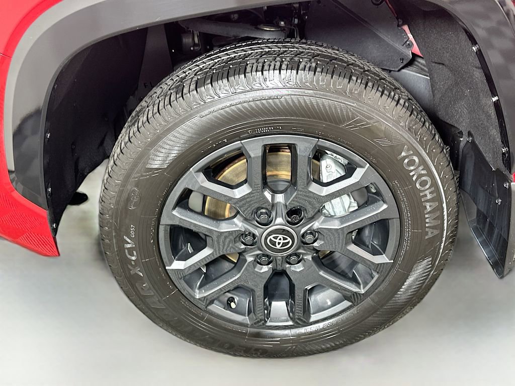 Used 2025 Toyota Tundra Platinum AWD/4WD image 32