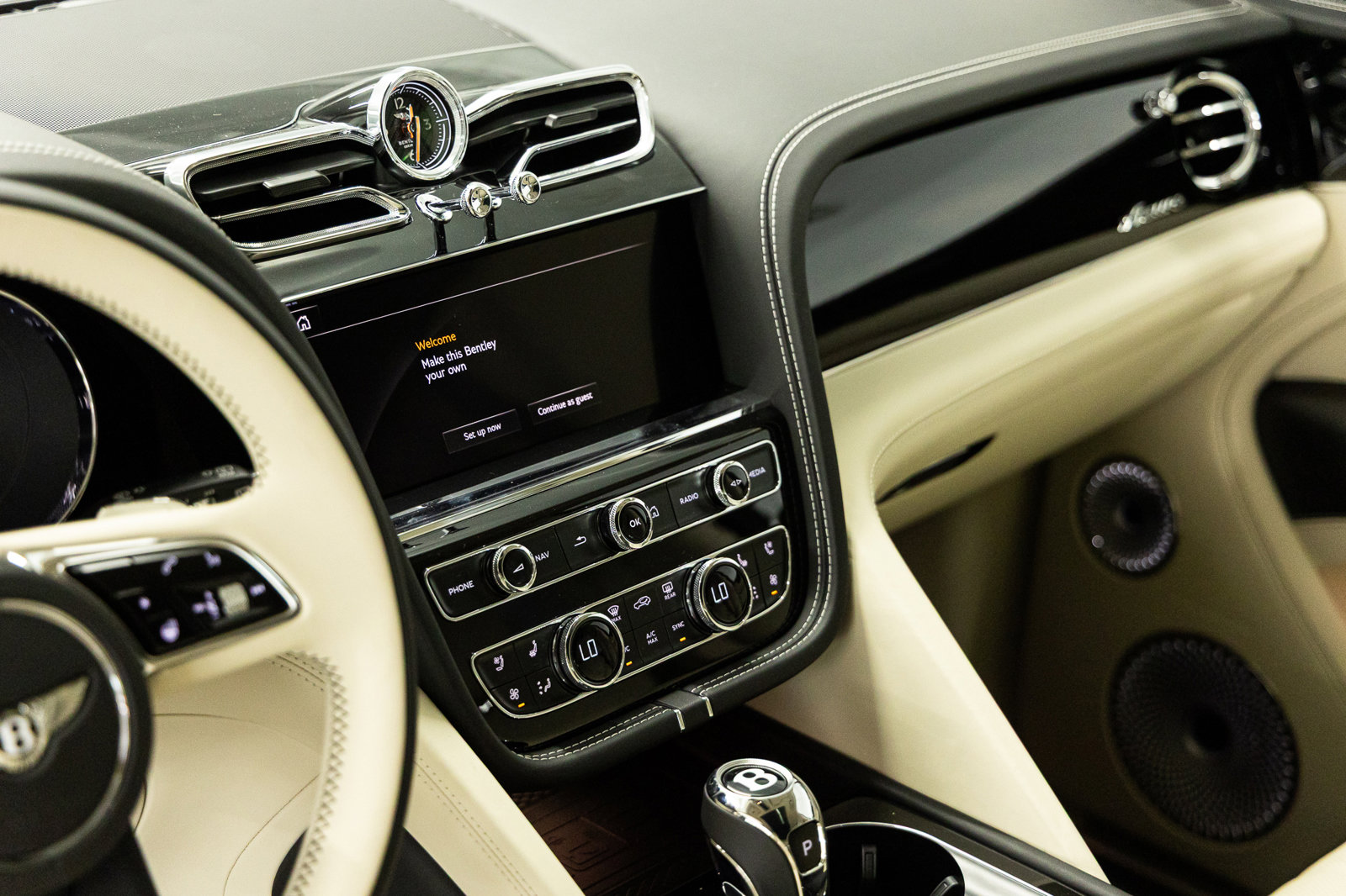 New 2026 Bentley Bentayga AWD/4WD image 27