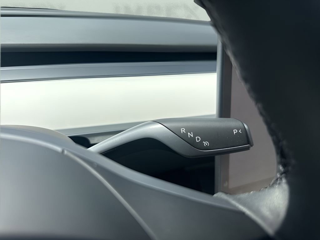 Used 2024 Tesla Model Y Long Range image 18