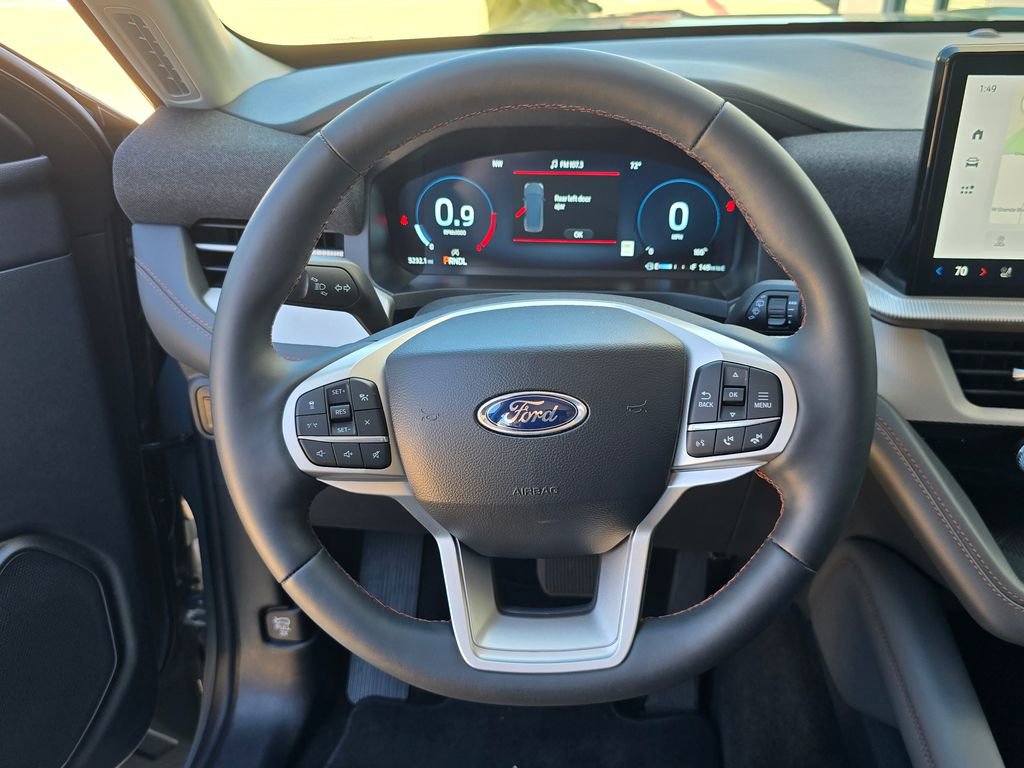 Used 2025 Ford Explorer Active w/ Active Comfort Package image 23