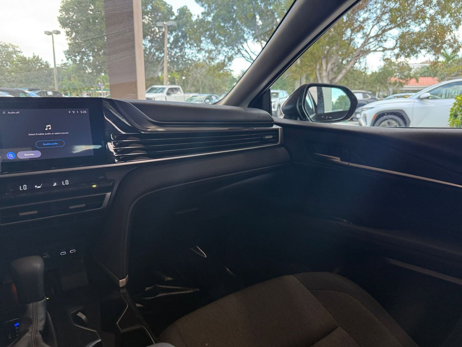 Used 2025 Toyota Camry LE image 29