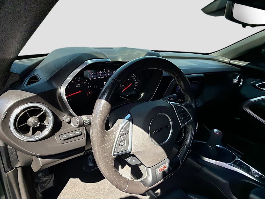 Used 2020 Chevrolet Camaro SS image 9