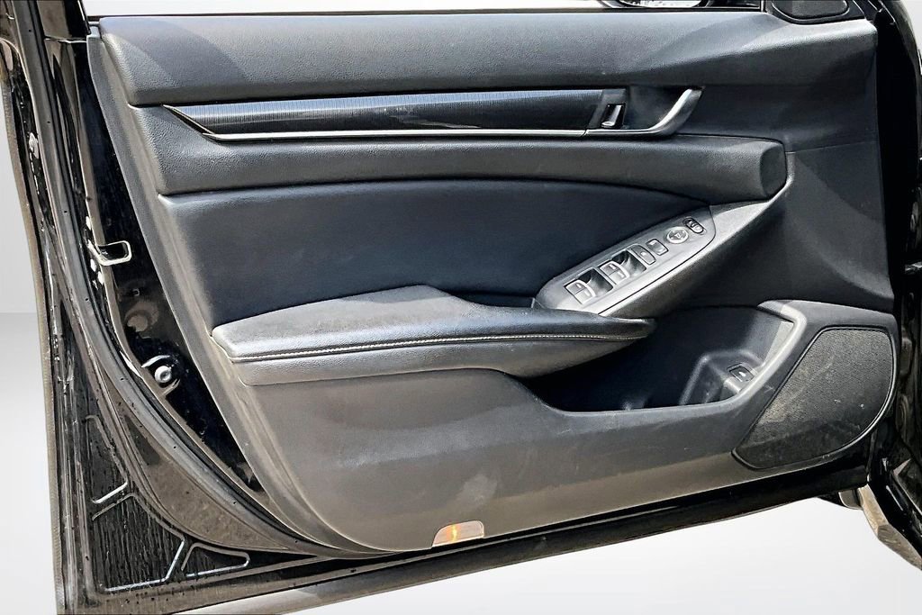 Used 2018 Honda Accord Sport image 18