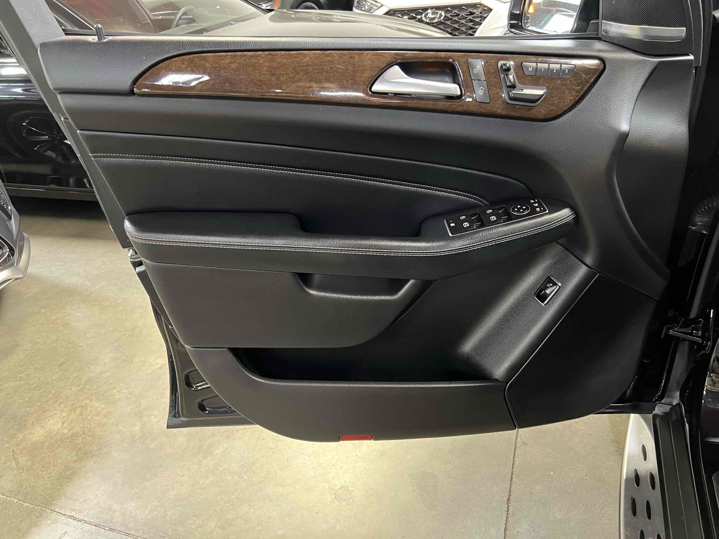 Used 2015 Mercedes-Benz ML 350 4MATIC w/ Premium 1 Package image 98