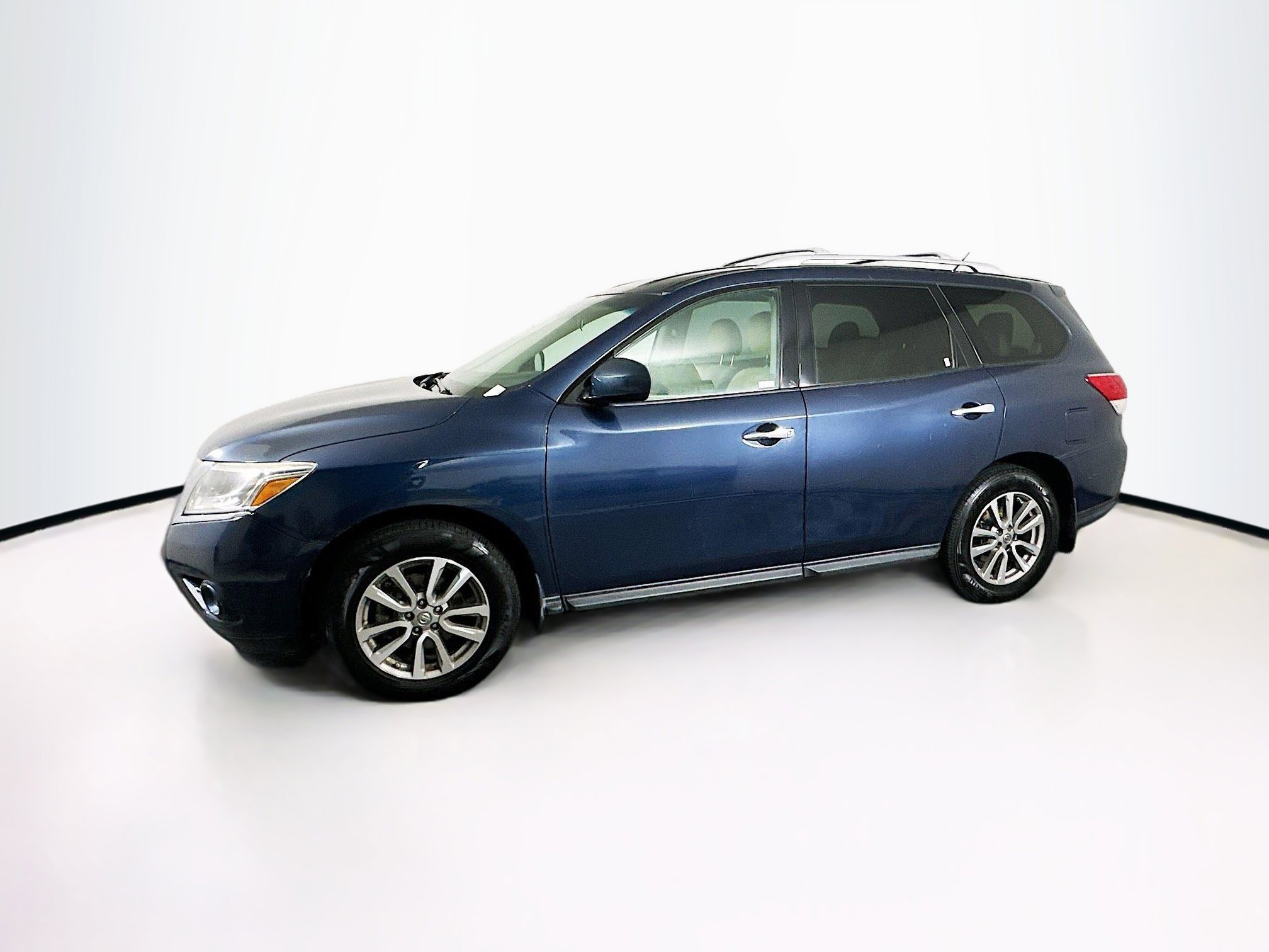 Used 2016 Nissan Pathfinder S image 4
