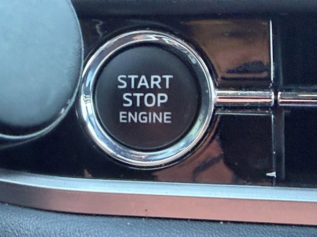 Used 2023 Mitsubishi Outlander SE Black Edition image 23