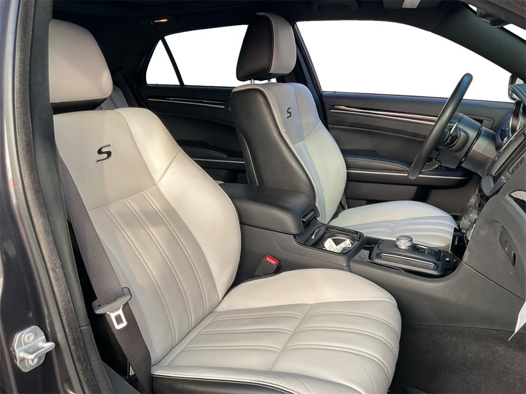 Used 2021 Chrysler 300 S w/ Popular Equipment Group image 28