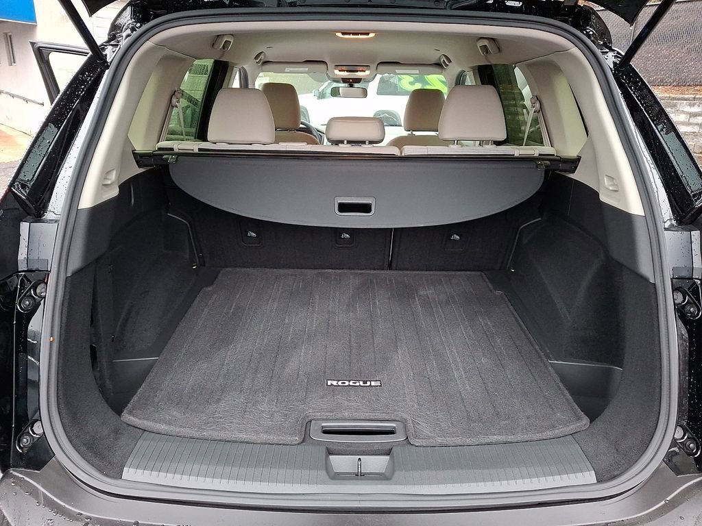 Used 2023 Nissan Rogue SV image 28