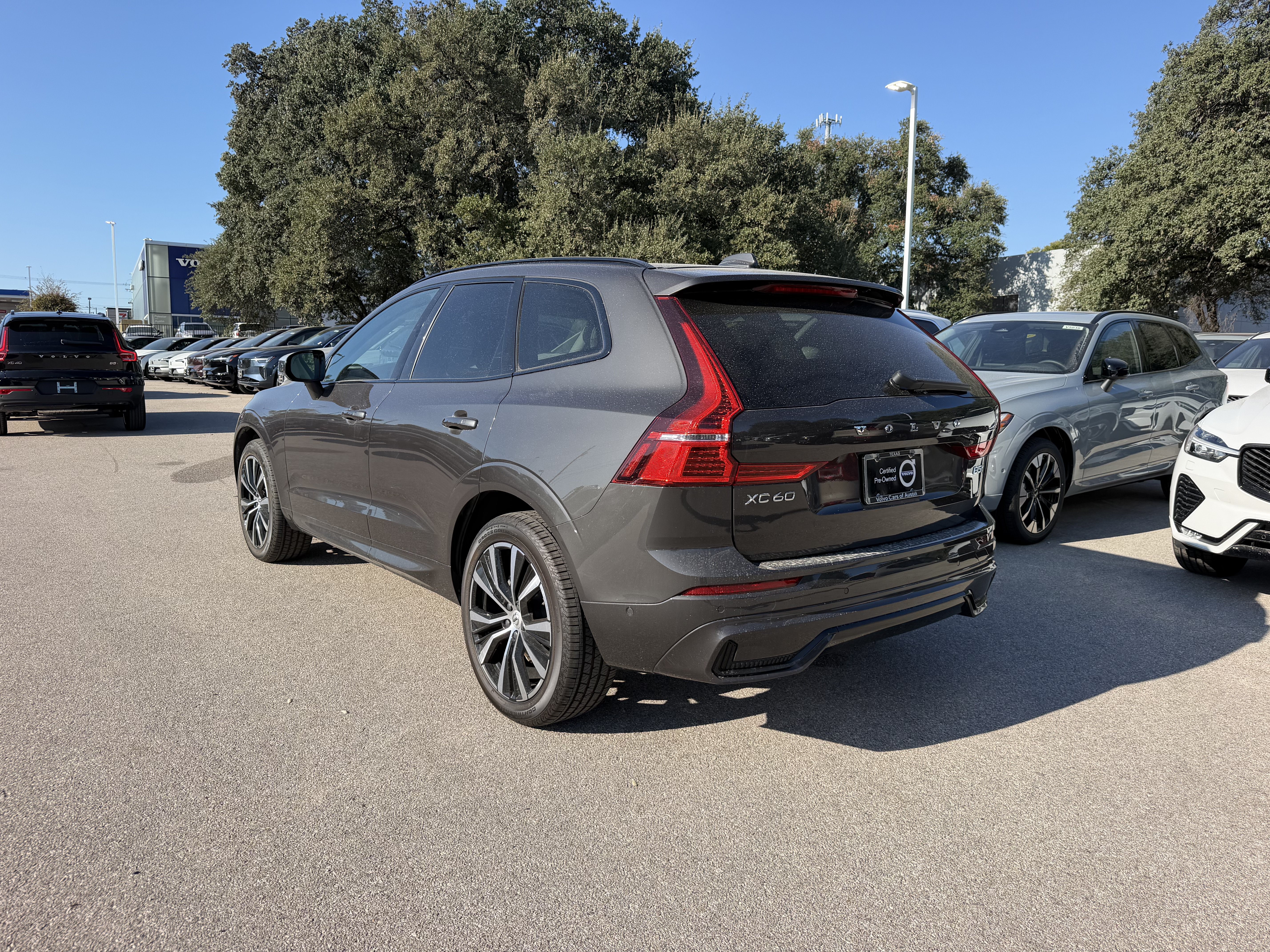 Certified 2024 Volvo XC60 B5 Plus w/ Protection Package Premier AWD/4WD image 4
