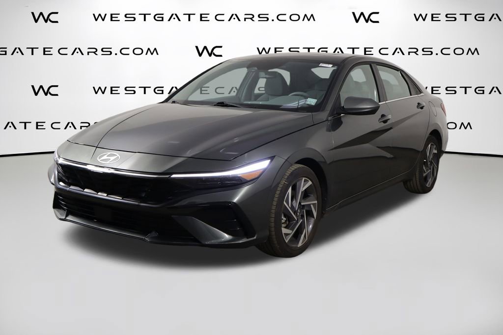Used 2025 Hyundai Elantra SEL FWD image 1