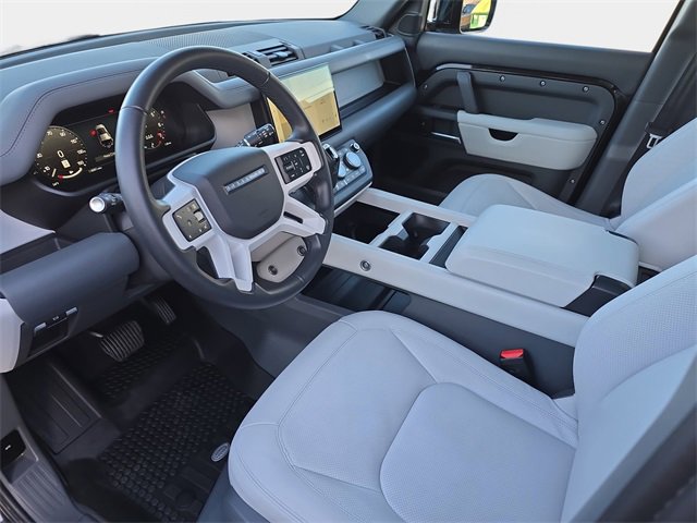 Used 2025 Land Rover Defender 110 S image 15