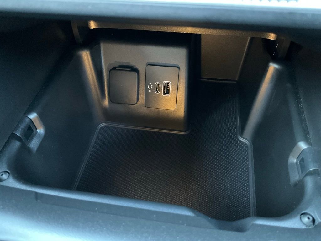 Certified 2025 Ford Explorer ST-Line w/ Premium Package image 46