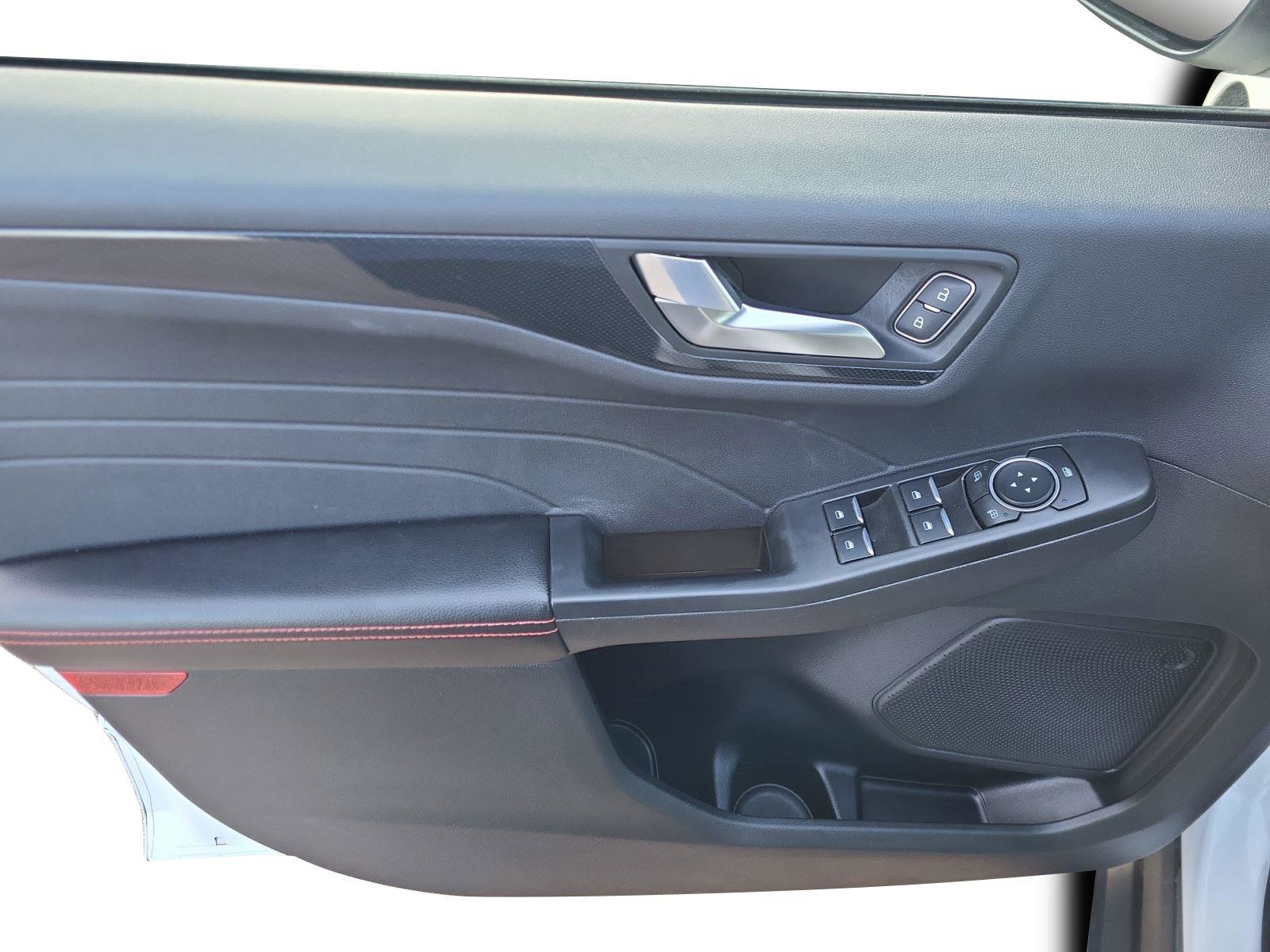 Used 2023 Ford Escape ST-Line image 9