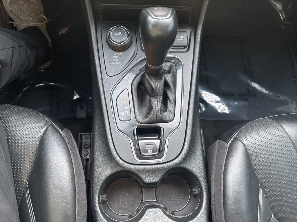 Used 2022 Jeep Cherokee Limited w/ Sun & Sound Group image 30