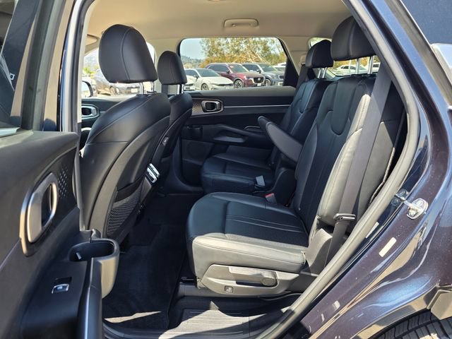 Used 2023 Kia Sorento EX AWD/4WD image 16
