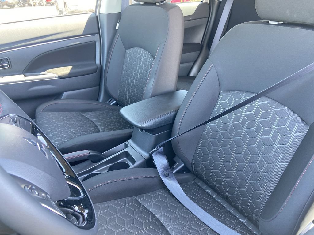 New 2026 Mitsubishi Outlander Sport LE AWD/4WD image 13