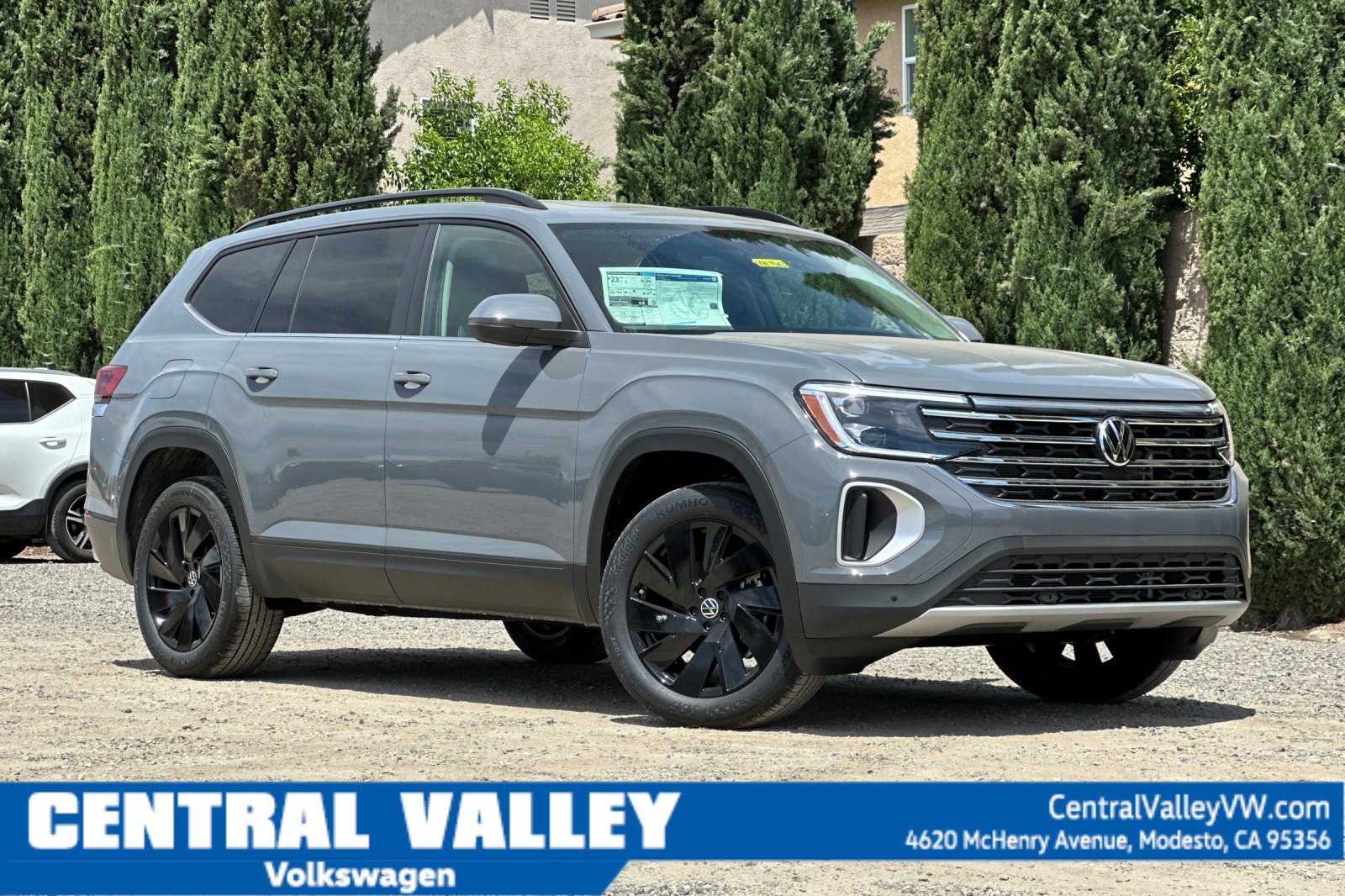 New 2026 Volkswagen Atlas SE FWD image 1