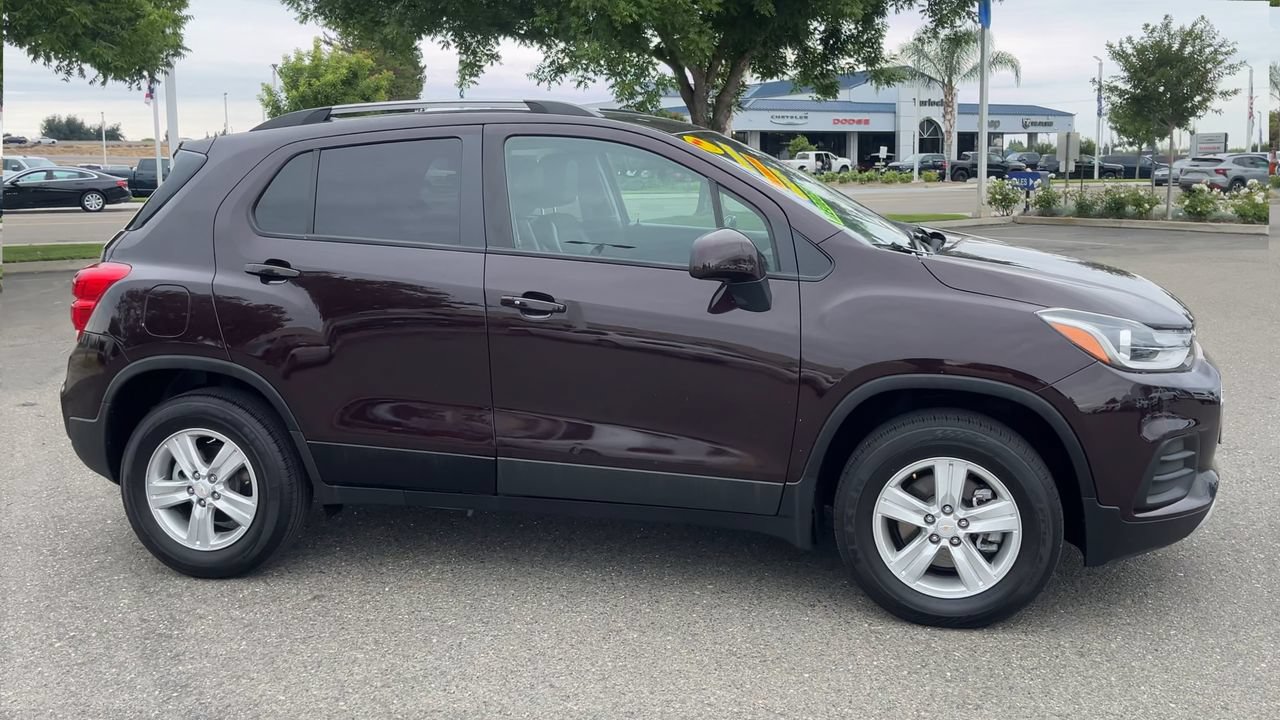 Used 2022 Chevrolet Trax LT w/ Driver Confidence Package AWD/4WD image 8