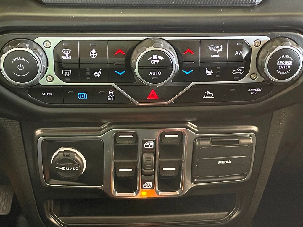 Used 2023 Jeep Wrangler Unlimited w/ Cold Weather Group AWD/4WD image 27