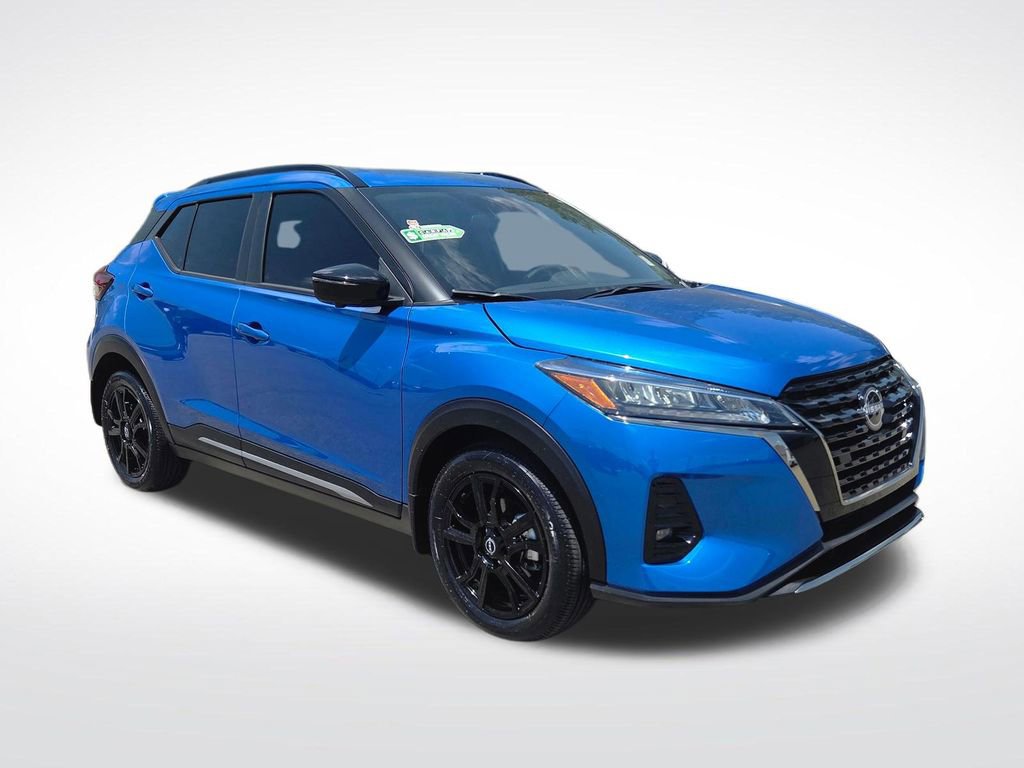 Used 2024 Nissan Kicks SR w/ SR Premium Package FWD image 2