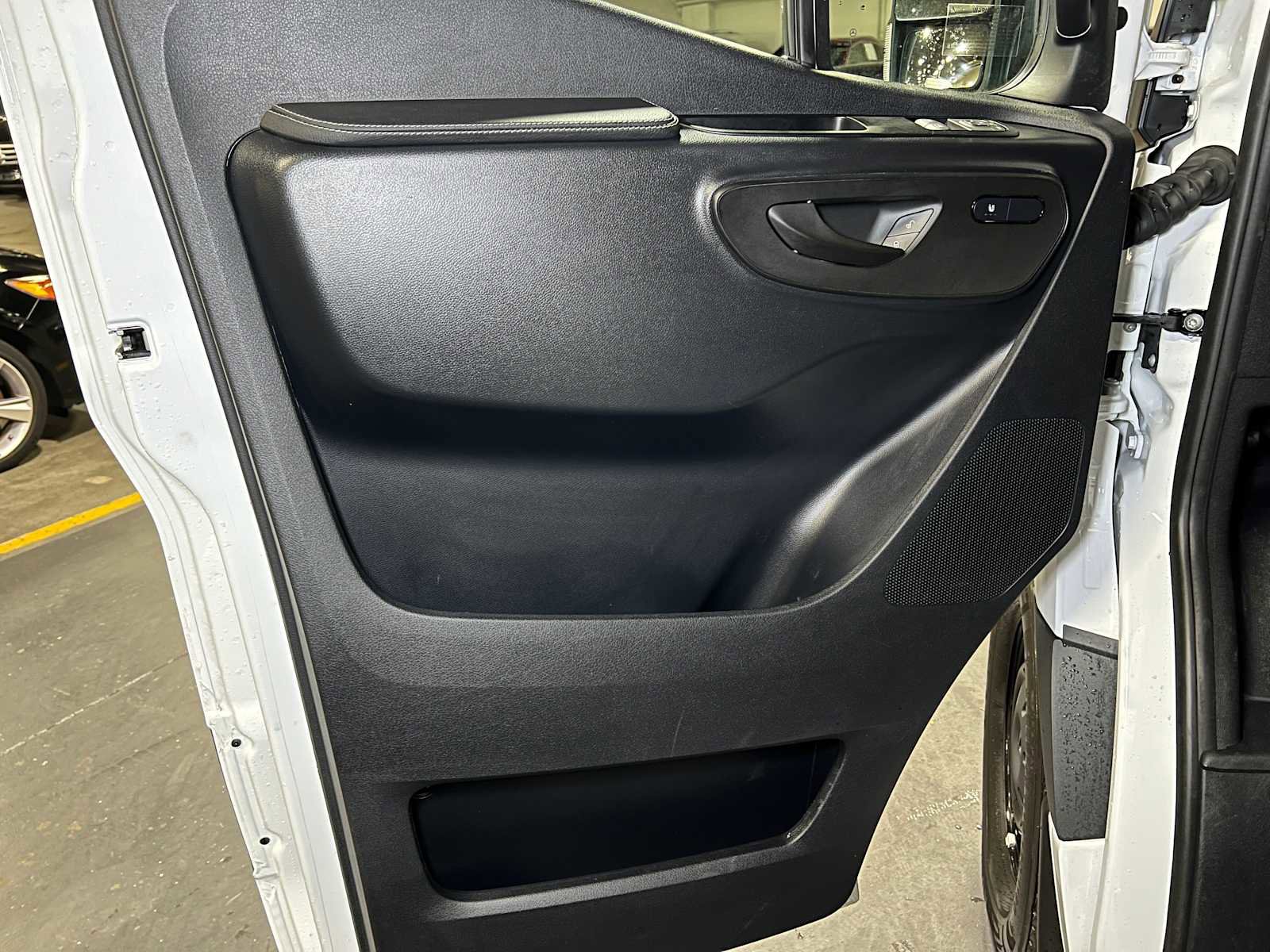 Used 2025 Mercedes-Benz Sprinter 2500 image 21