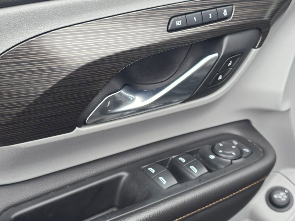 Used 2020 GMC Terrain SLT w/ Preferred Package image 25