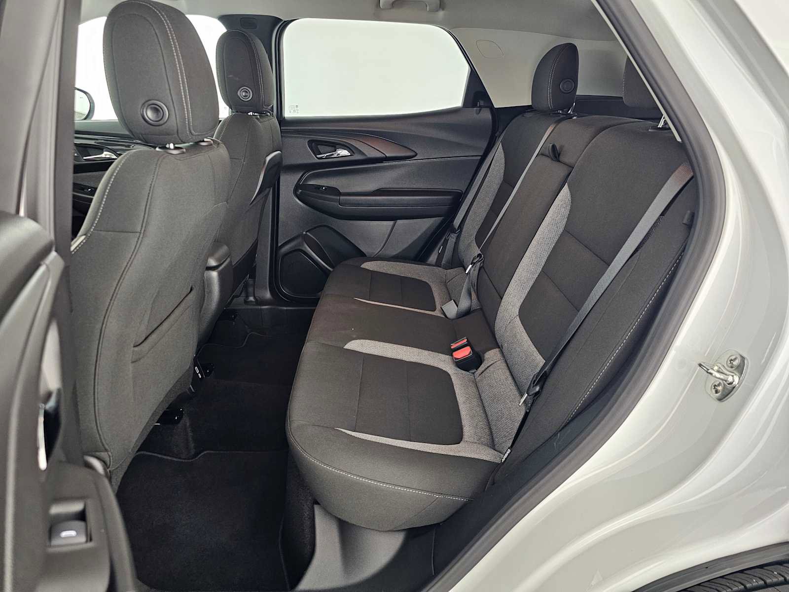 Used 2025 Chevrolet TrailBlazer LT w/ Convenience Package AWD/4WD image 16