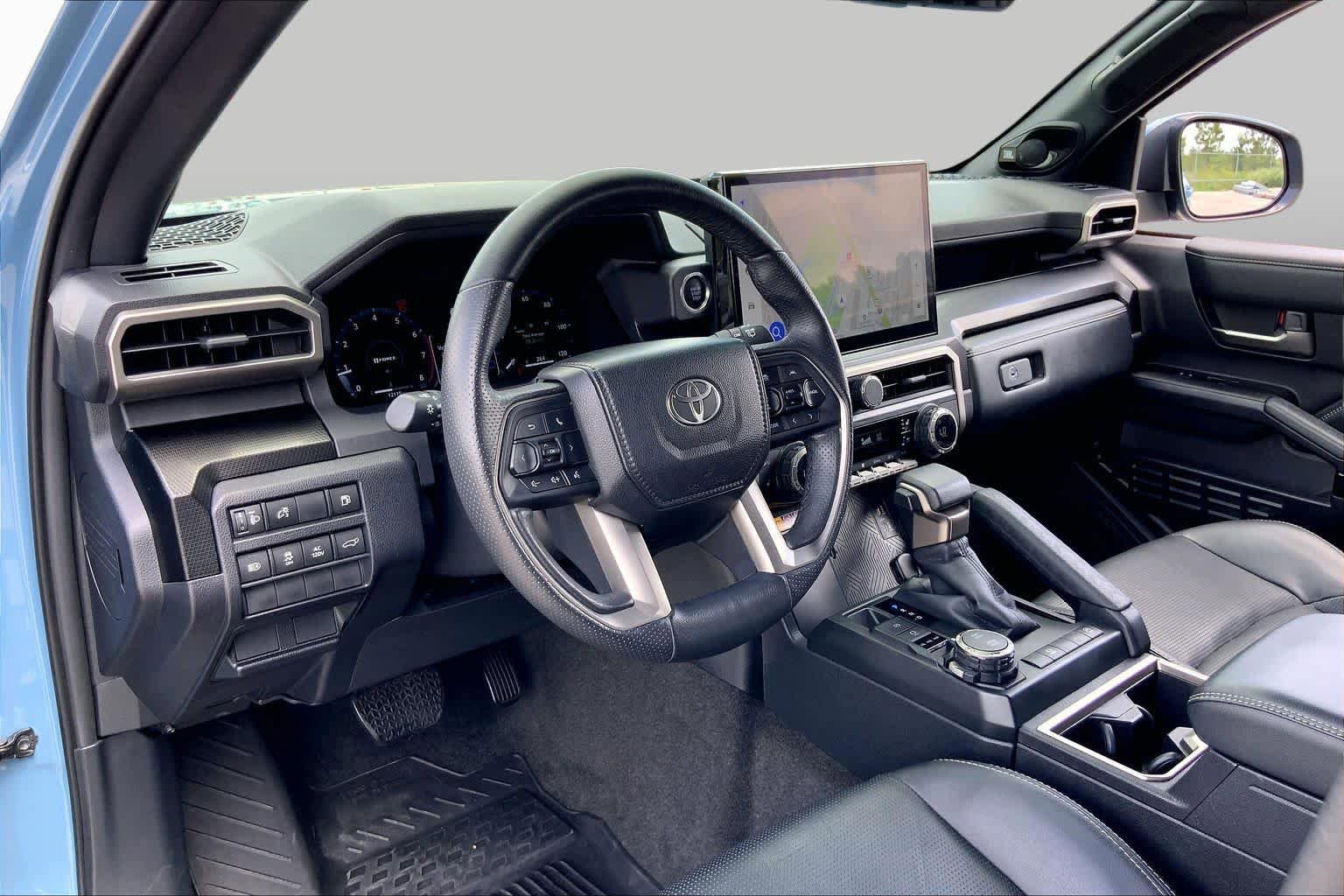 Used 2025 Toyota 4Runner Limited AWD/4WD image 17